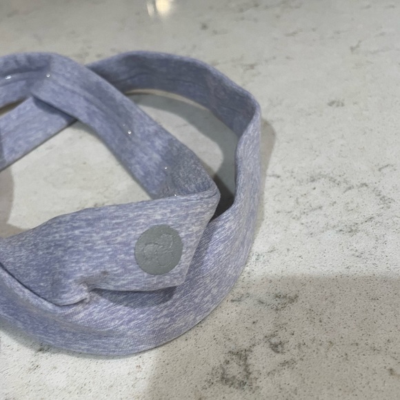 Zella soft knot tie headband - Picture 2 of 3